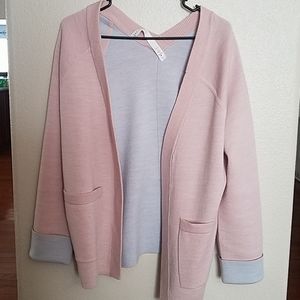 Lululemon Reverse Me Wrap

Heathered Misty Pink /